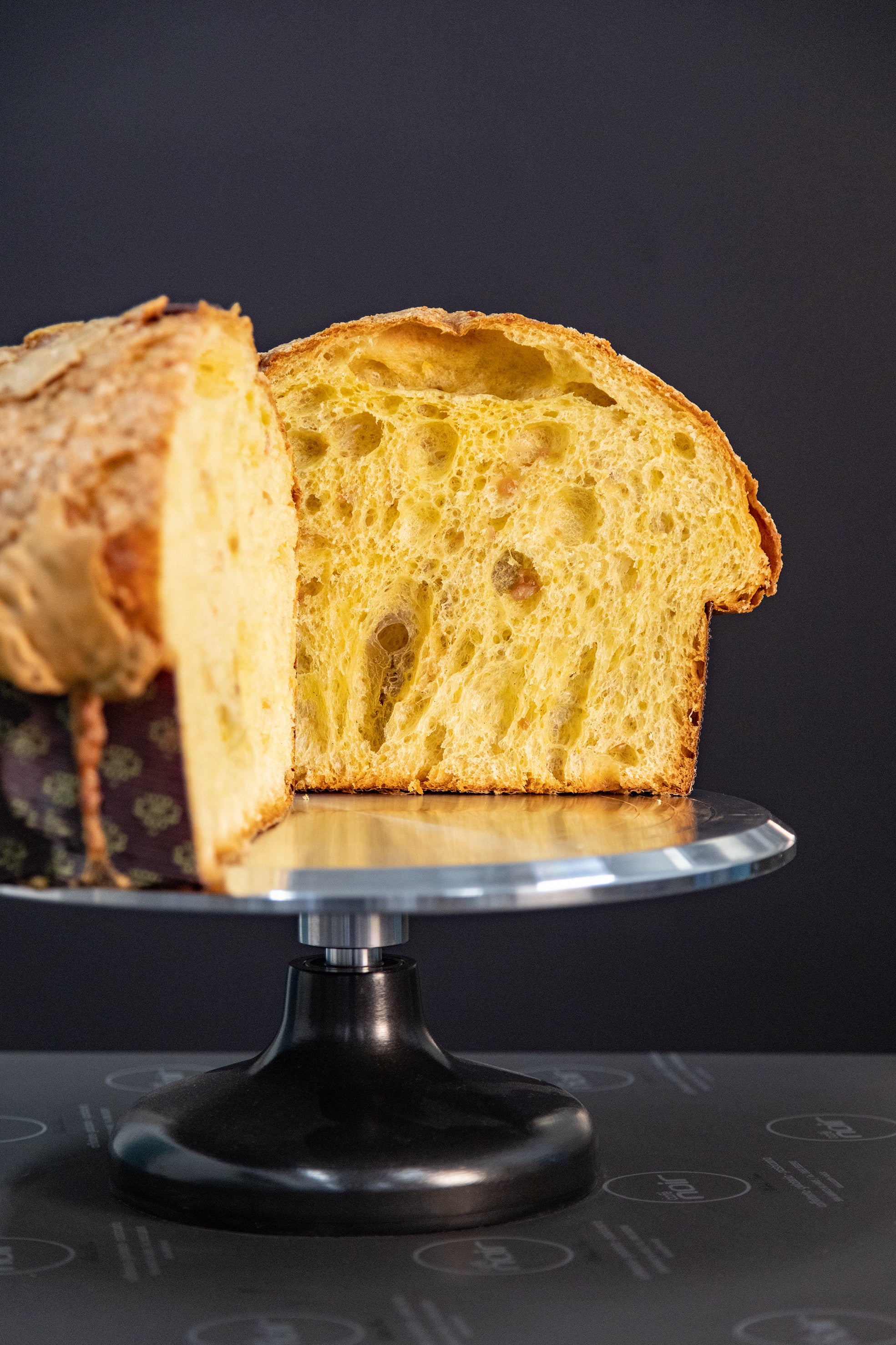 Panettone Albicocca e fava Tonka